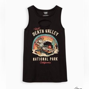 Torrid Classic Fit Crew Tank - Death Valley
Black Slash Front